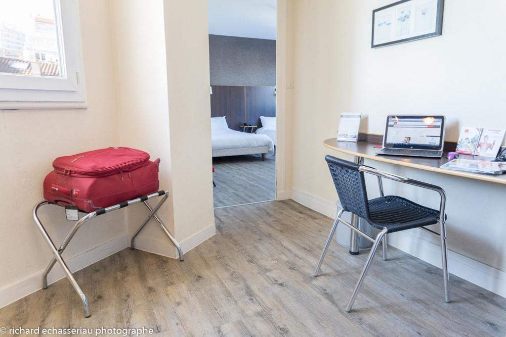 Hotel De La Vendee 라로츠수르욘 외부 사진