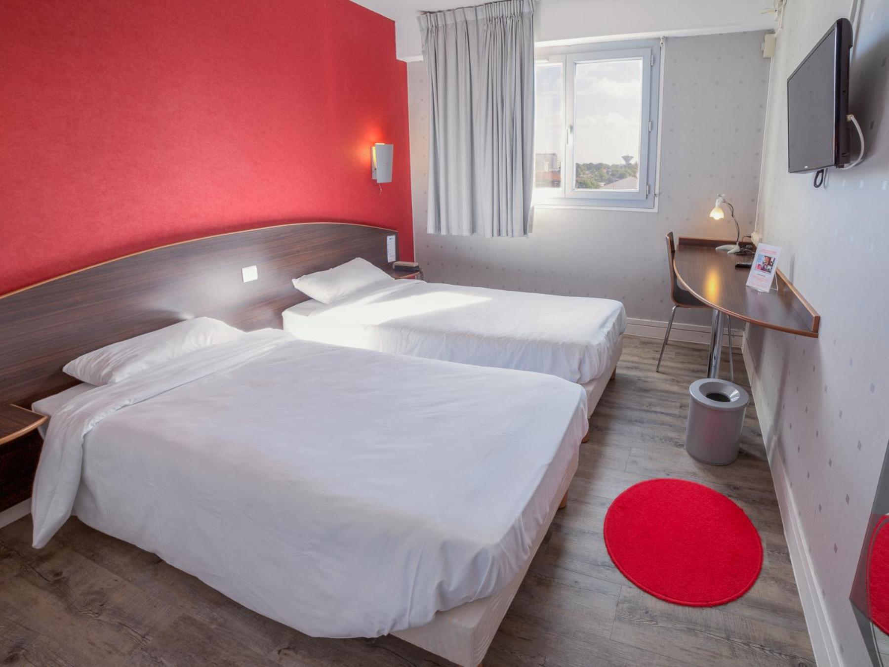 Hotel De La Vendee 라로츠수르욘 외부 사진